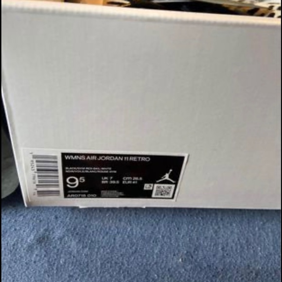 Animal instinct 11s - Picture 2 of 2